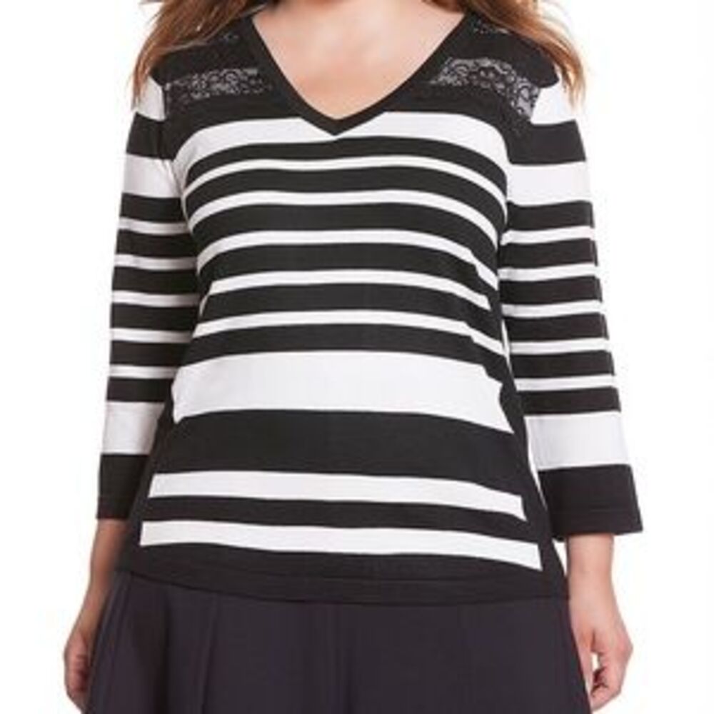 ✨2/$20 NWT Lane Bryant Stripe Lace V-Neck Black White Sweater Plus Size 14/16 1X - Picture 5 of 5